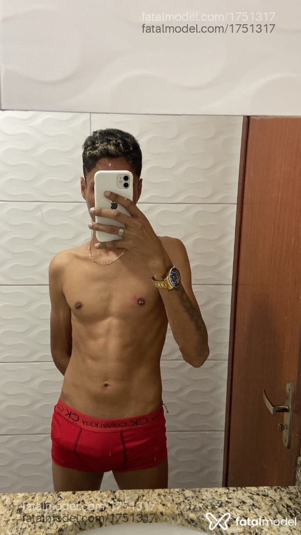Acompanhante homem morena (o) de olhos castanhos - Gabriel