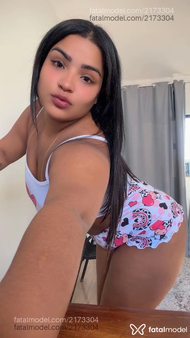 Acompanhante mulher com cabelo castanho de olhos castanhos - Camilly