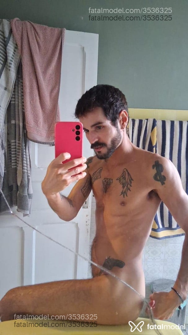 Acompanhante homem com cabelo castanho de olhos castanhos - Couttsub