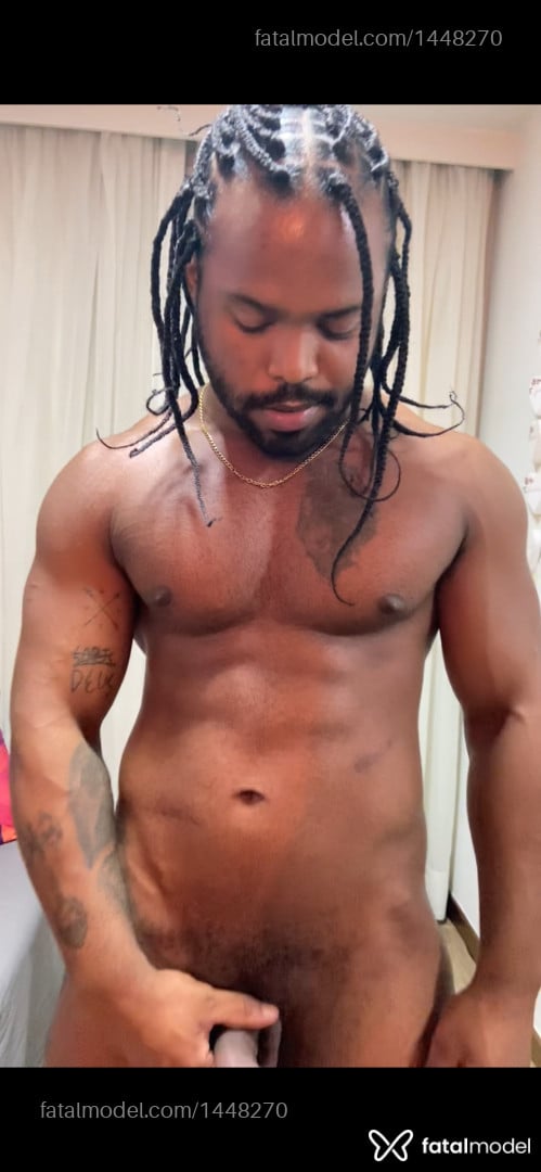 Acompanhante homem com cabelo castanho de olhos castanhos - Gabriel