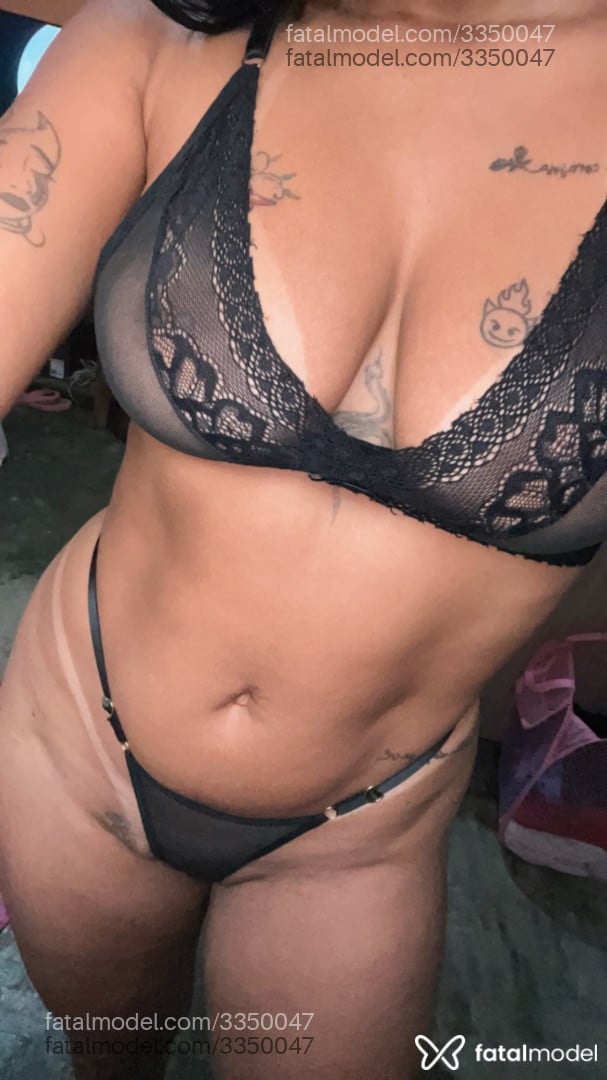 Acompanhante mulher morena (o) de olhos castanhos - Kelly