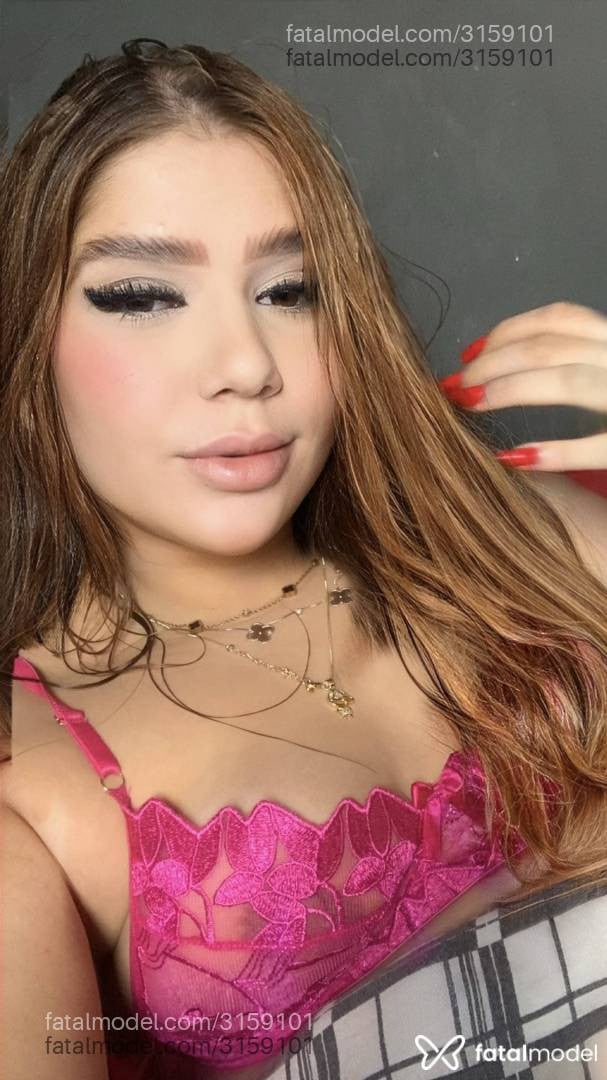 Acompanhante mulher ruiva (o) de olhos mel - Bella