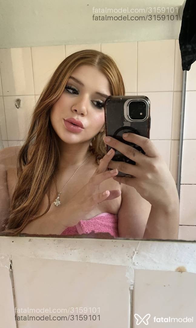Acompanhante mulher ruiva (o) de olhos mel em Conselheiro Lafaiete - Maya