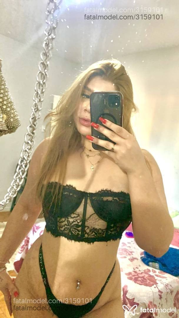 Acompanhante mulher ruiva (o) de olhos mel - Bella