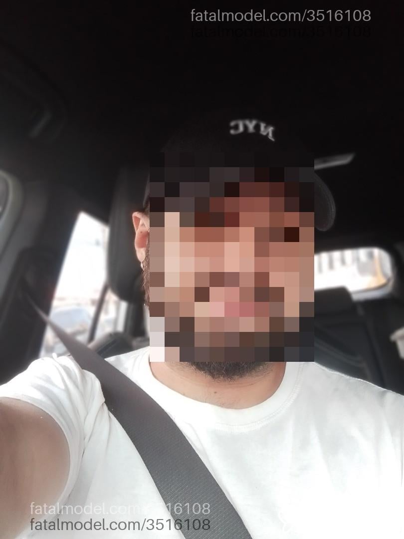 Acompanhante homem com cabelo castanho de olhos castanhos - Cacca