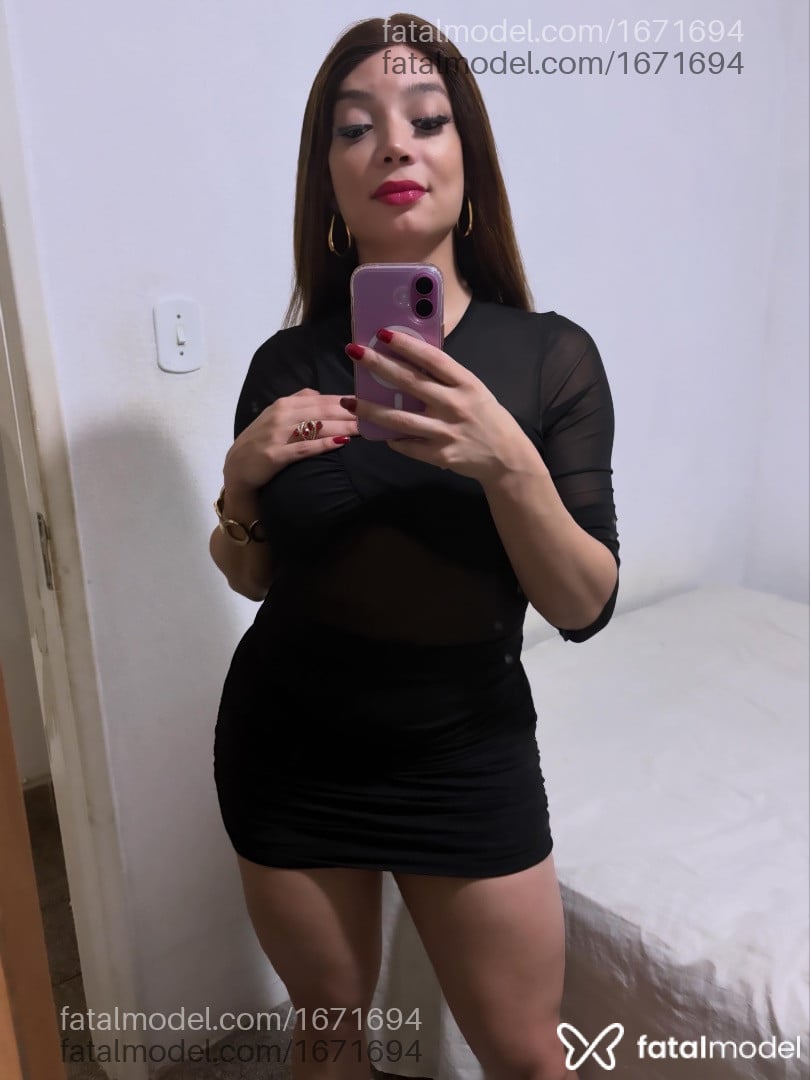 Acompanhante travesti com cabelo castanho de olhos castanhos - Kelly Costa