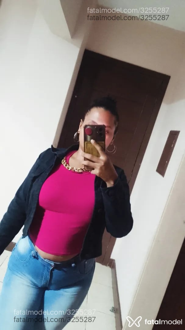 Acompanhante mulher morena (o) de olhos castanhos - Jeniffer Alves