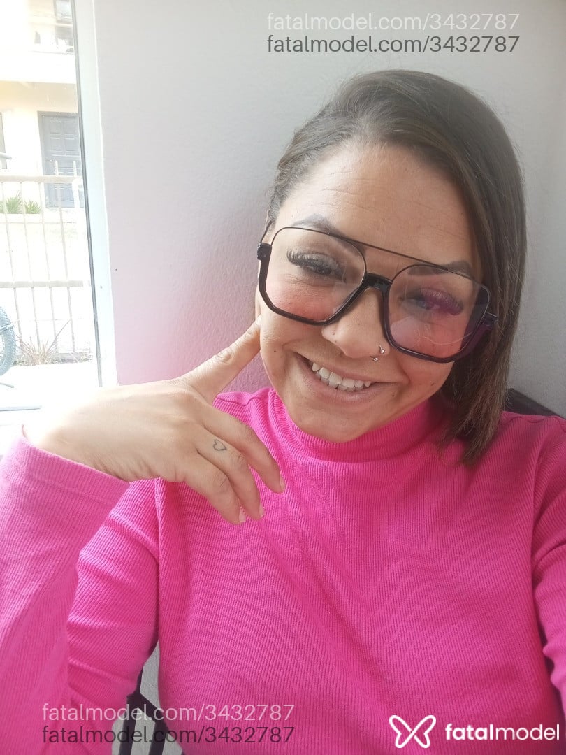 Acompanhante mulher loira (o) de olhos castanhos - Luanna Sanches