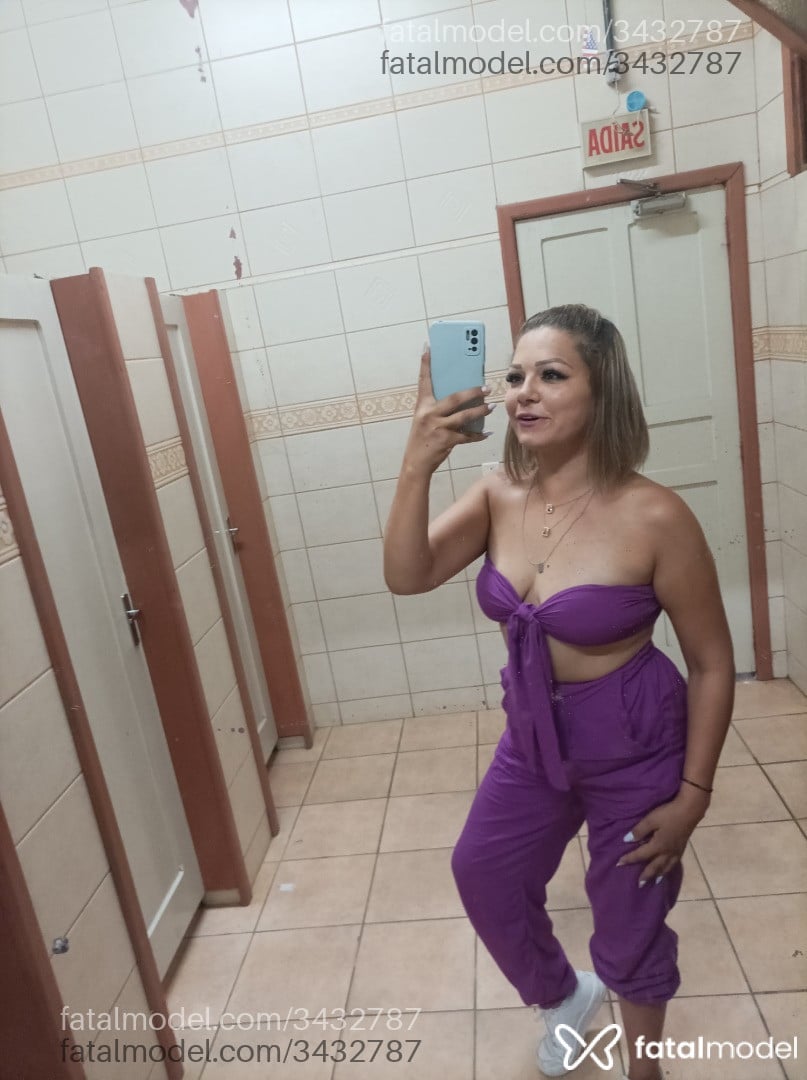 Acompanhante mulher loira (o) de olhos castanhos - Luanna Sanches