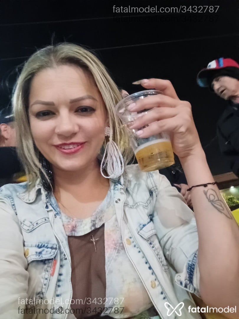 Acompanhante mulher loira (o) de olhos castanhos - Luanna Sanches