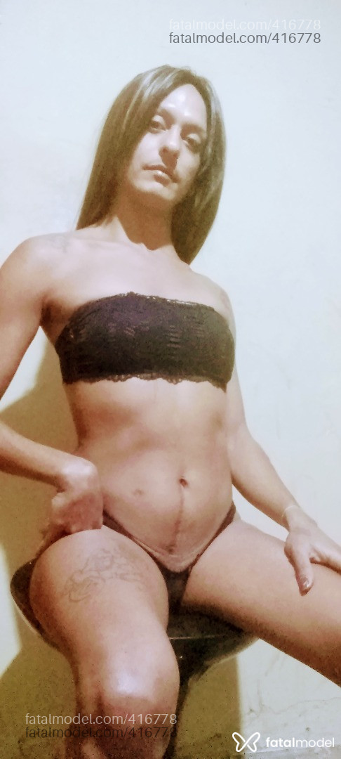 Acompanhante mulher trans morena (o) de olhos castanhos - Danny