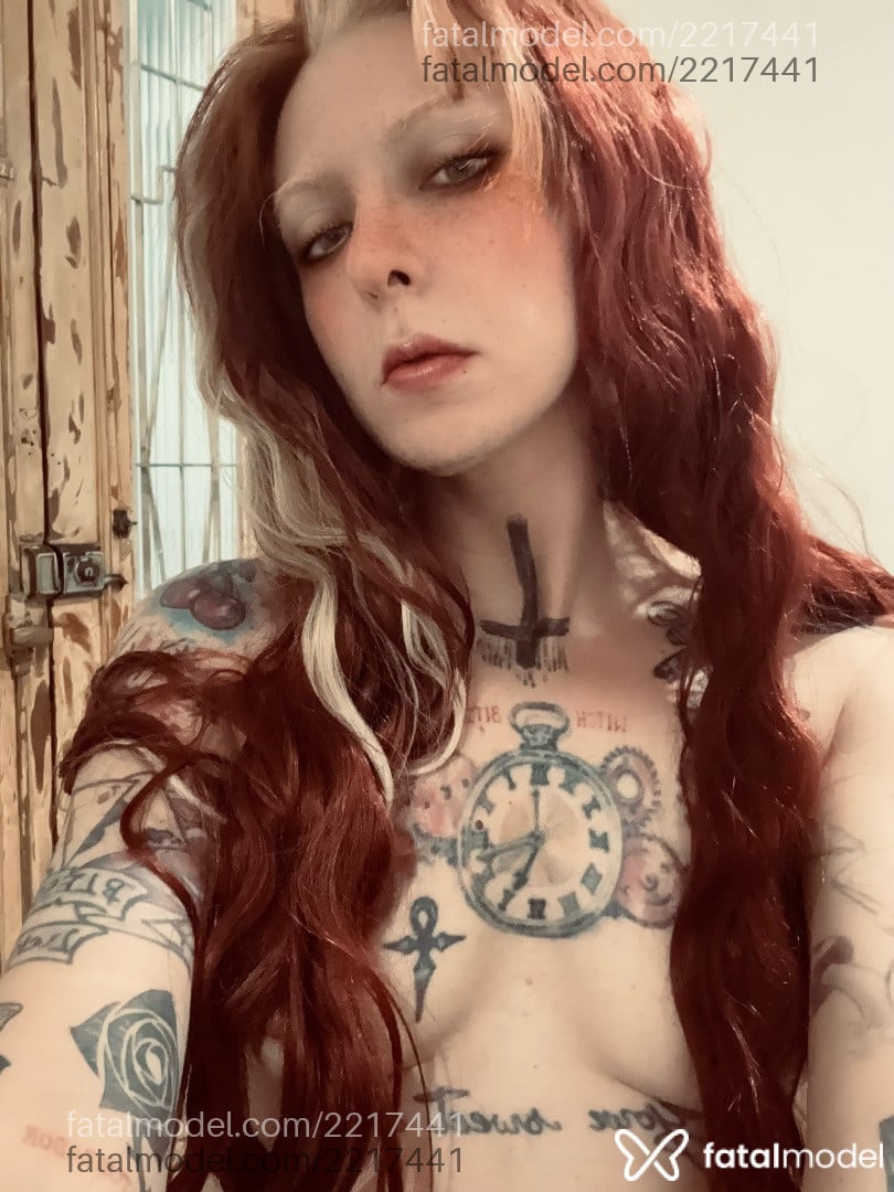 Acompanhante mulher morena (o) de olhos mel - Diana Daeva Acompanhante mulher morena (o) de olhos mel - Diana Daeva