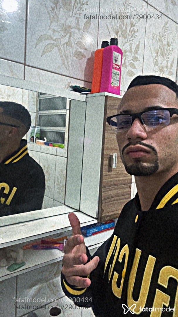 Acompanhante homem morena (o) de olhos castanhos - Tyagollss