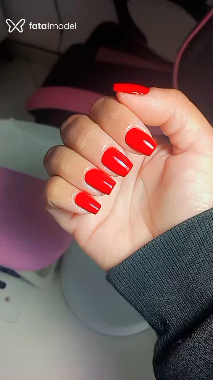 Acompanhante mulher com cabelo castanho de olhos pretos - Lavínia Acompanhante mulher com cabelo castanho de olhos pretos - Lavínia