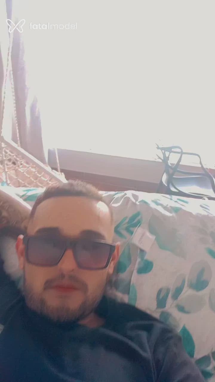 Acompanhante homem com cabelo castanho de olhos castanhos - Maik Souza Acompanhante homem com cabelo castanho de olhos castanhos - Maik Souza