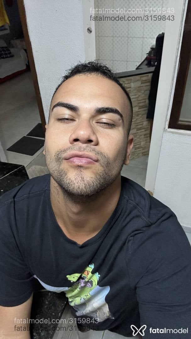 Acompanhante homem morena (o) de olhos verdes - Apollo