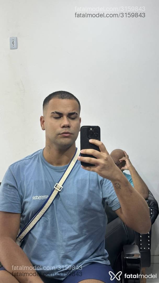 Acompanhante homem morena (o) de olhos verdes - Apollo