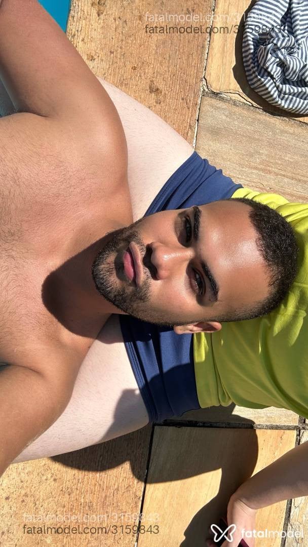 Acompanhante homem morena (o) de olhos verdes - Apollo