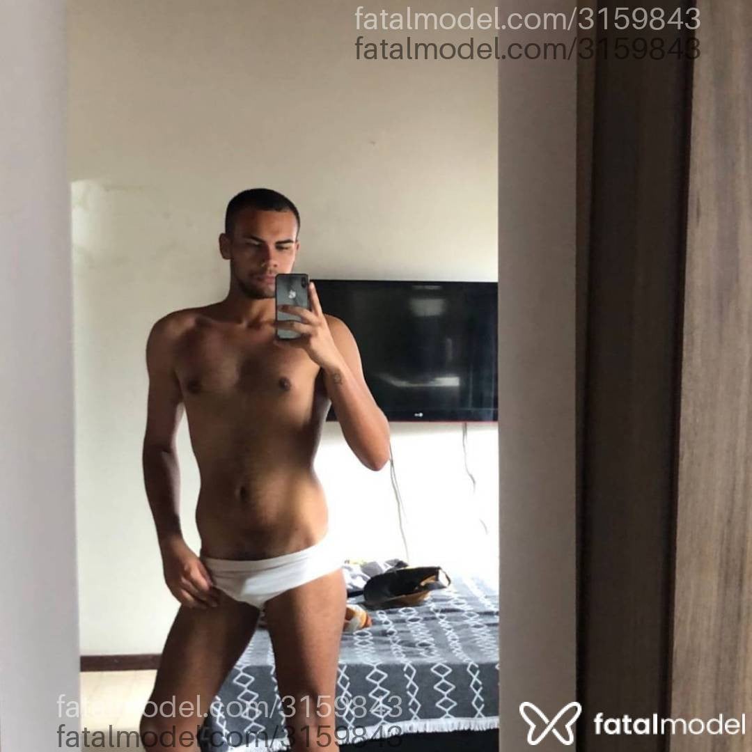 Acompanhante homem morena (o) de olhos verdes - Apollo