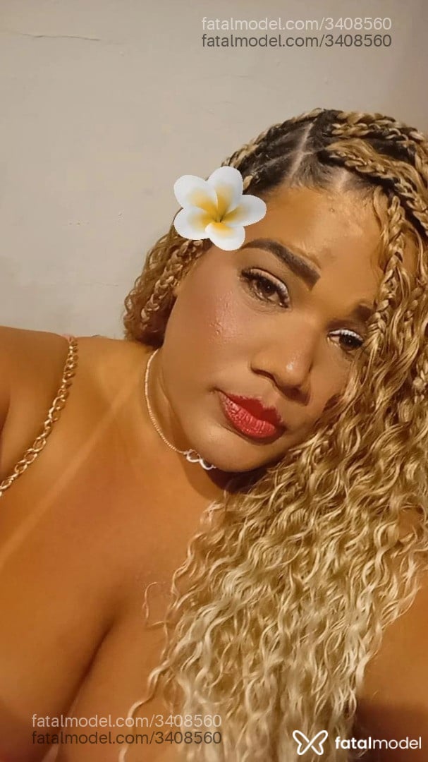 Acompanhante mulher morena (o) de olhos mel - Chefiinha