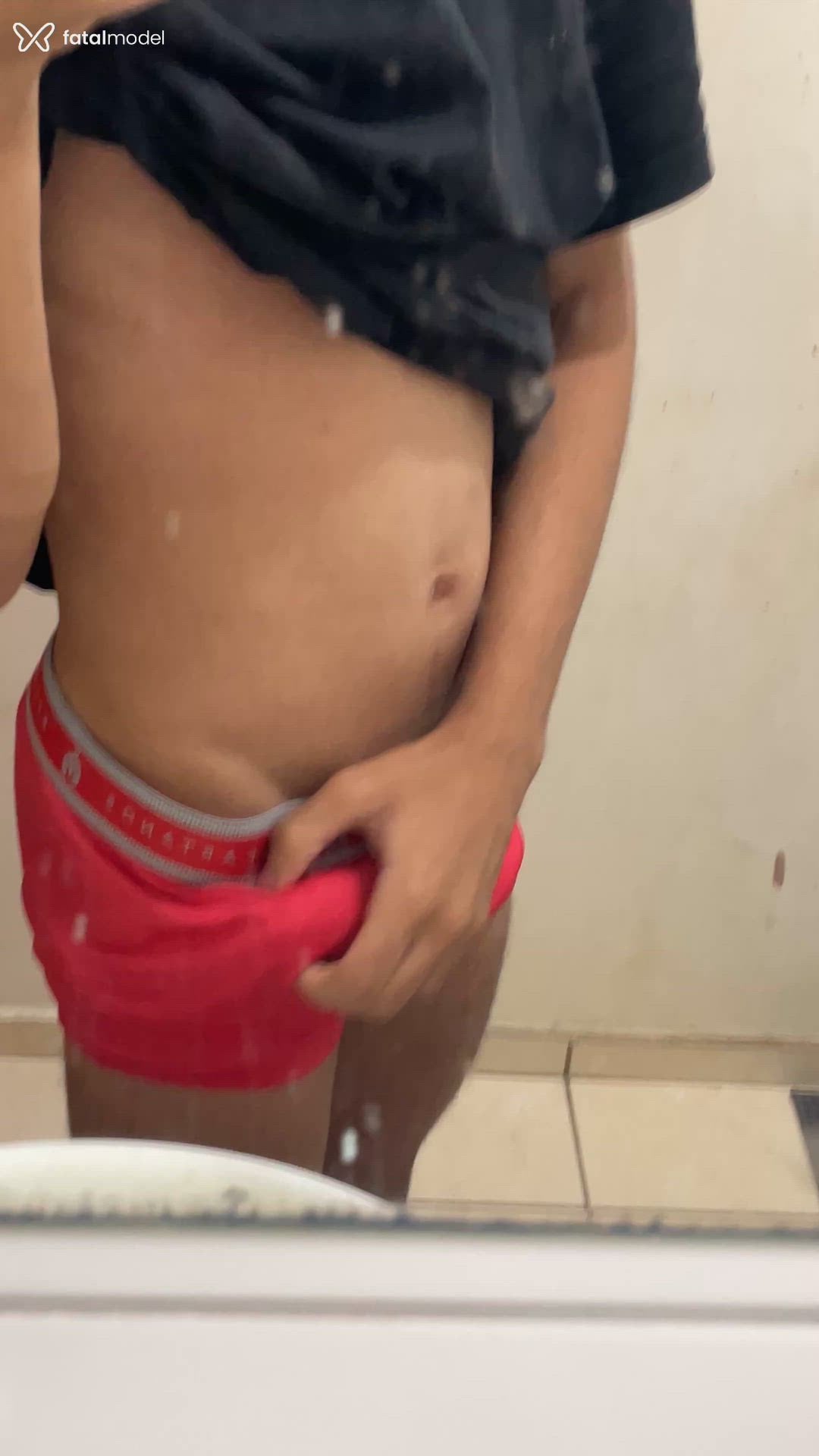 Acompanhante homem morena (o) de olhos castanhos - Sam Acompanhante homem morena (o) de olhos castanhos - Sam