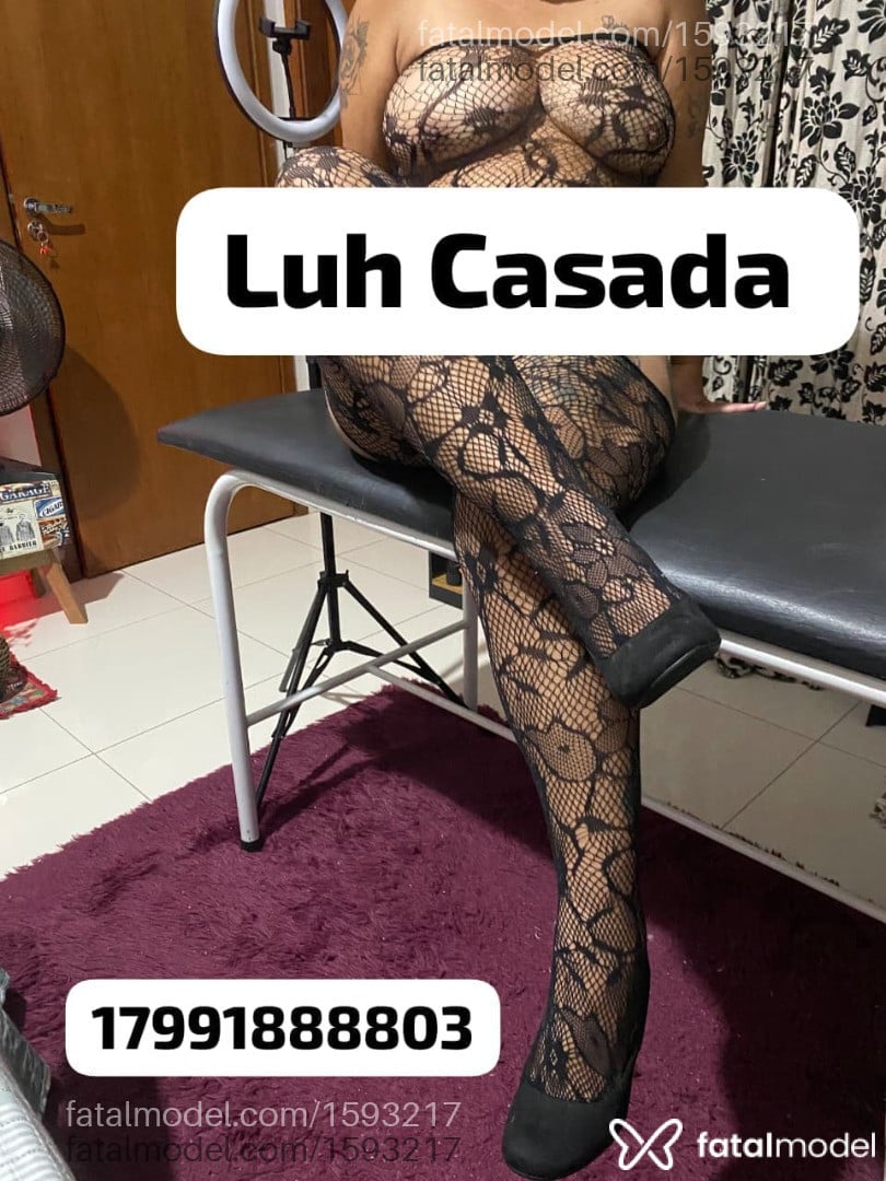 Acompanhante mulher trans ruiva (o) de olhos castanhos - Lorena Karvalho