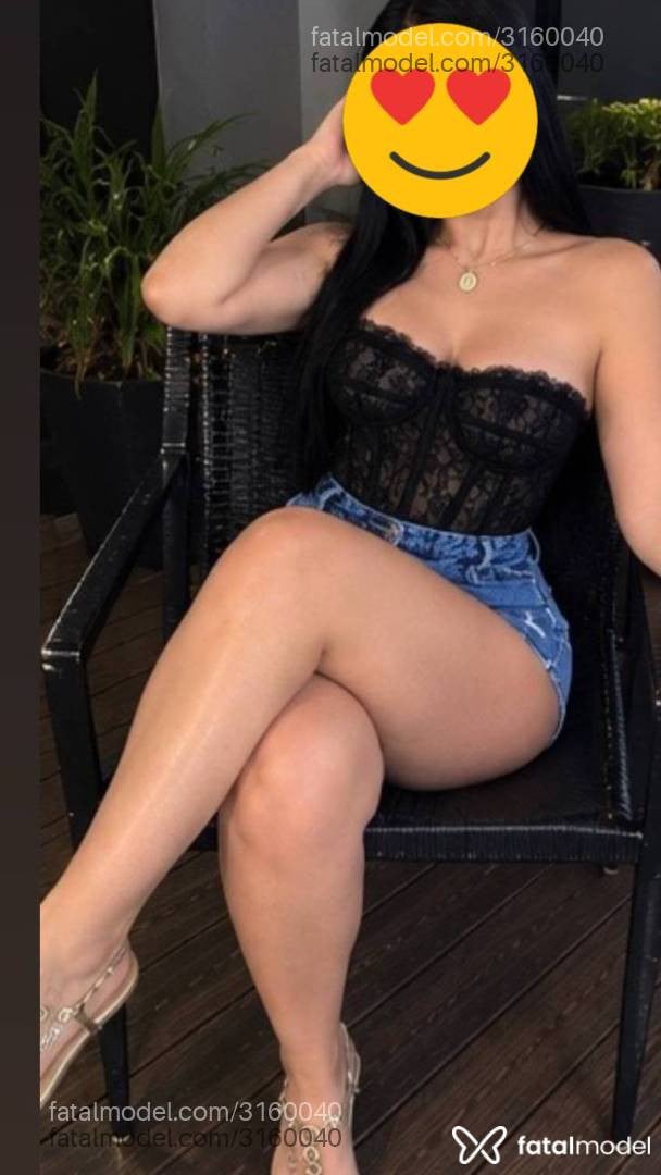 Acompanhante mulher morena (o) de olhos castanhos - Victoria