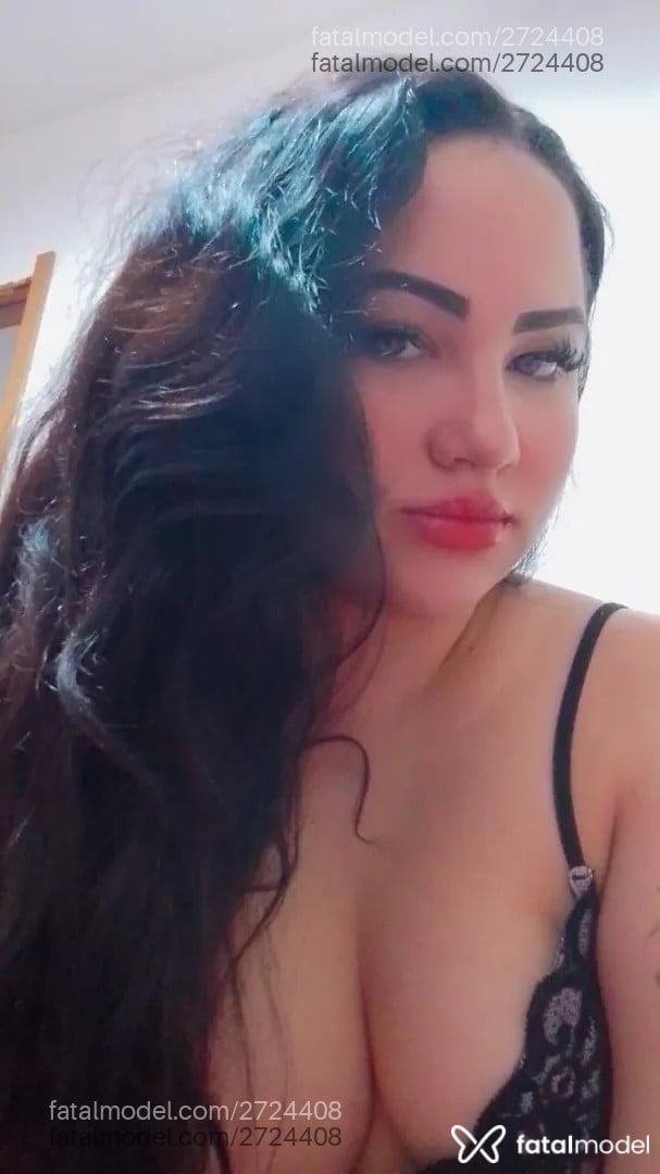 Acompanhante mulher morena (o) de olhos mel - Cereginha