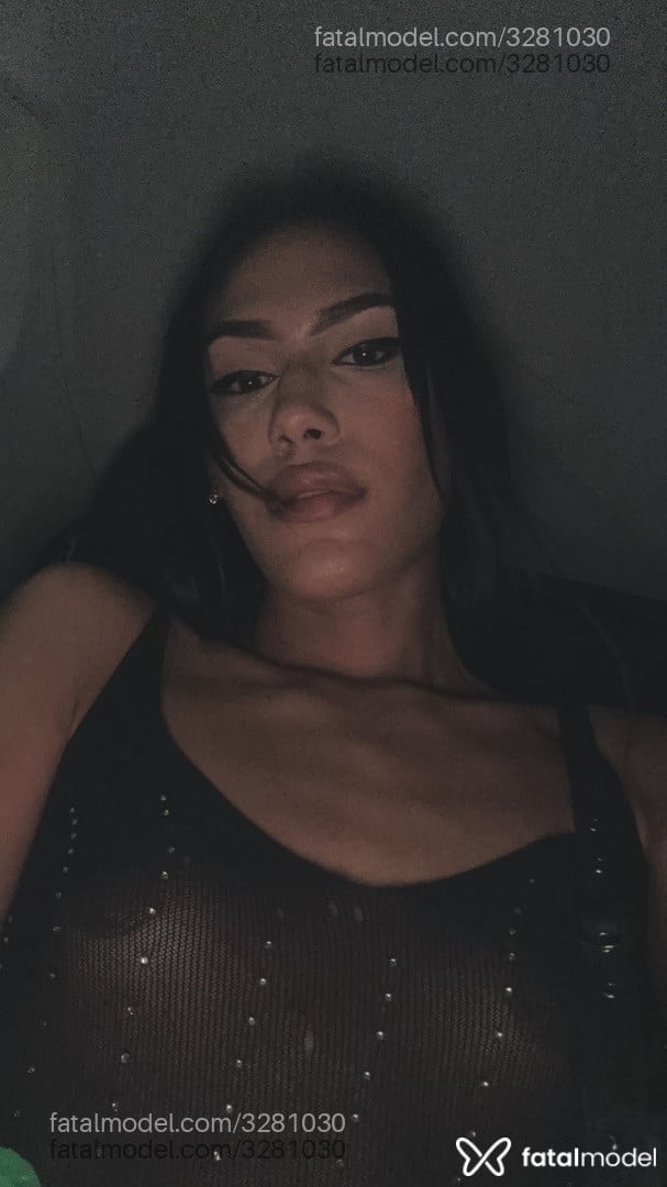 Acompanhante mulher trans morena (o) de olhos castanhos - Angel