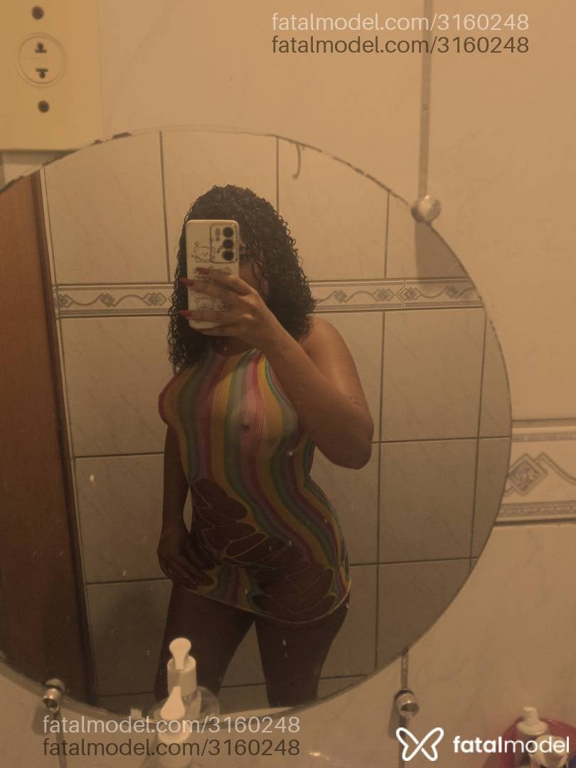 Acompanhante mulher com cabelo castanho de olhos castanhos - Camila