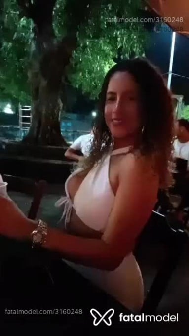 Acompanhante mulher com cabelo castanho de olhos castanhos em São Mateus - Camila