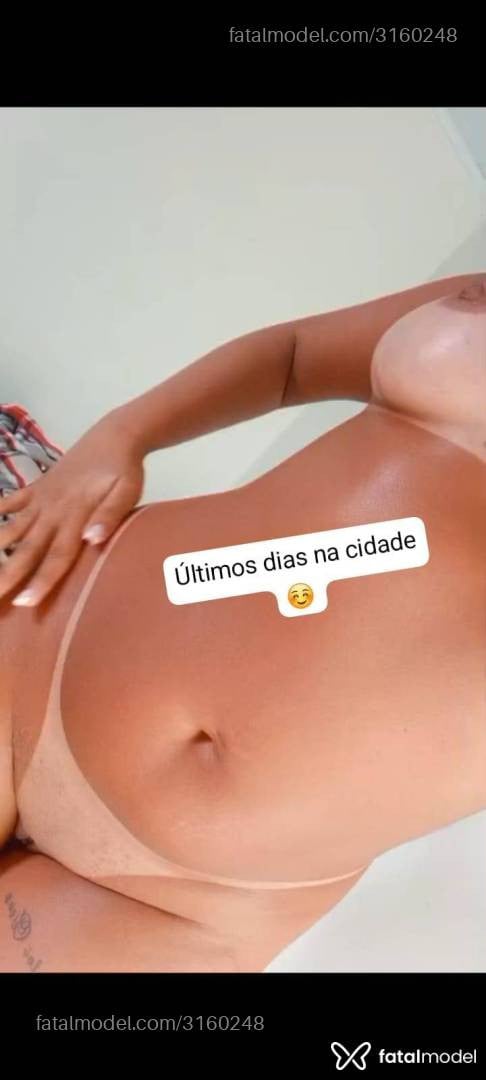 Acompanhante mulher com cabelo castanho de olhos castanhos - Camila