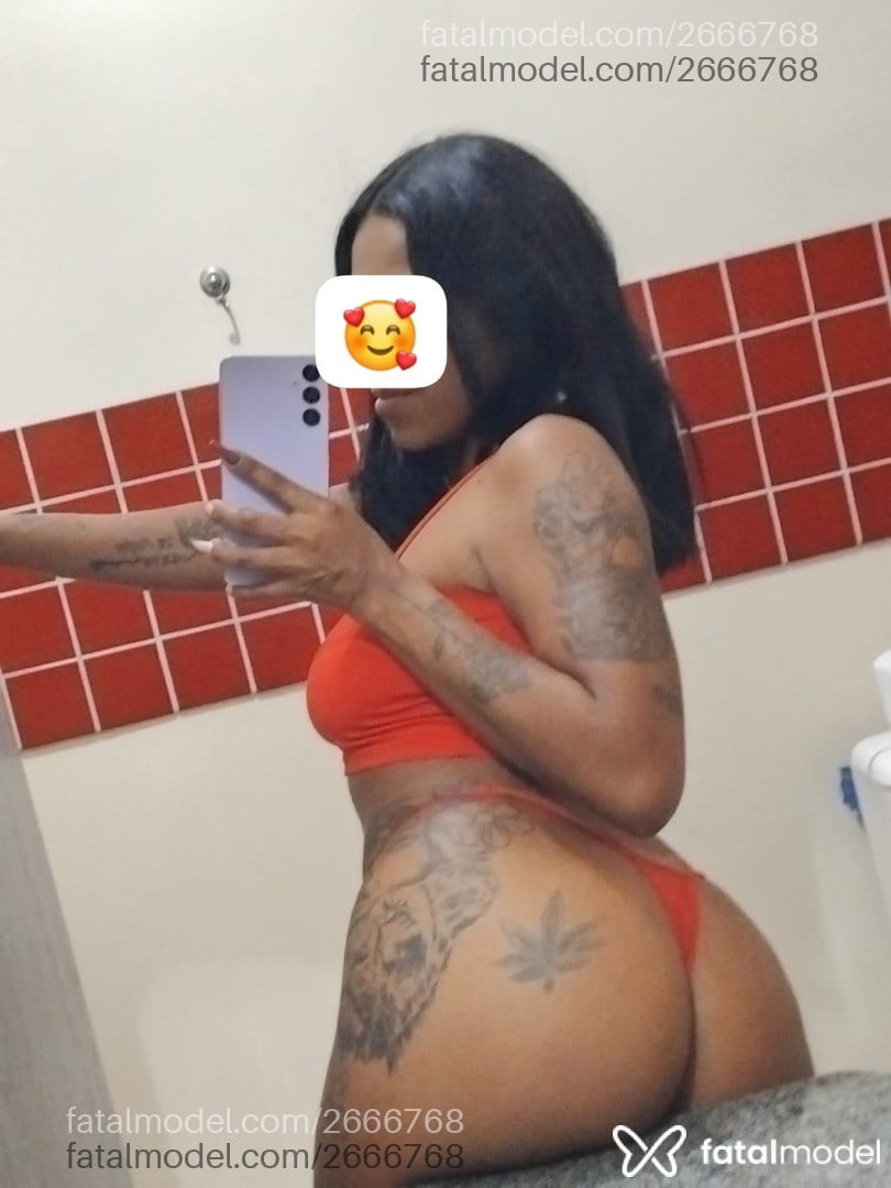 Acompanhante mulher morena (o) de olhos castanhos - Yasmim