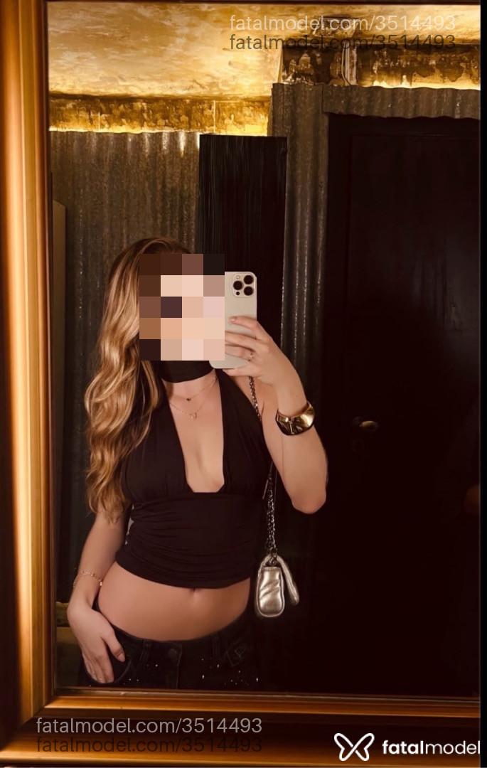Acompanhante mulher com cabelo castanho de olhos castanhos - Cecília Ricci