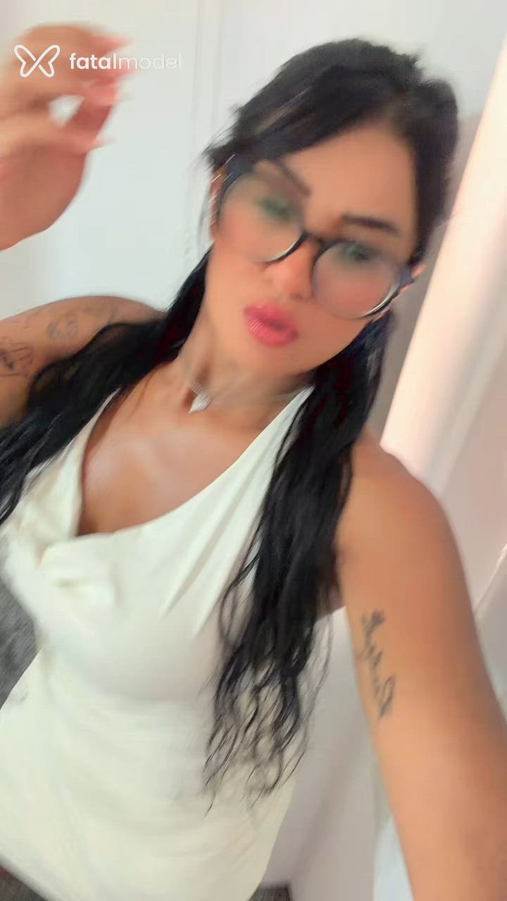 Acompanhante mulher morena (o) de olhos pretos - Luara Rodrigues Acompanhante mulher morena (o) de olhos pretos - Luara Rodrigues