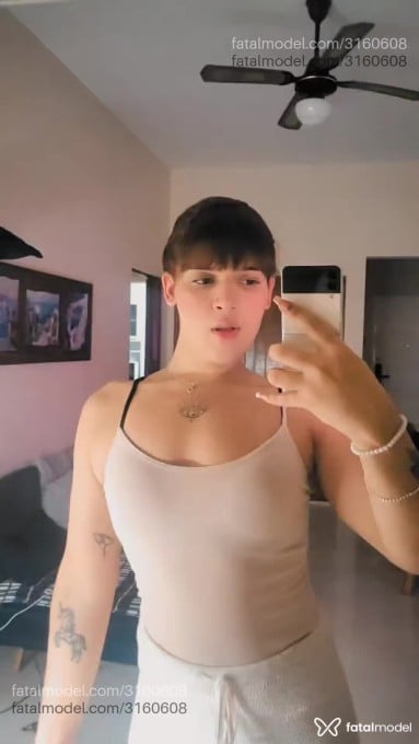 Acompanhante mulher trans com cabelo castanho de olhos castanhos em Rio de Janeiro - Alice