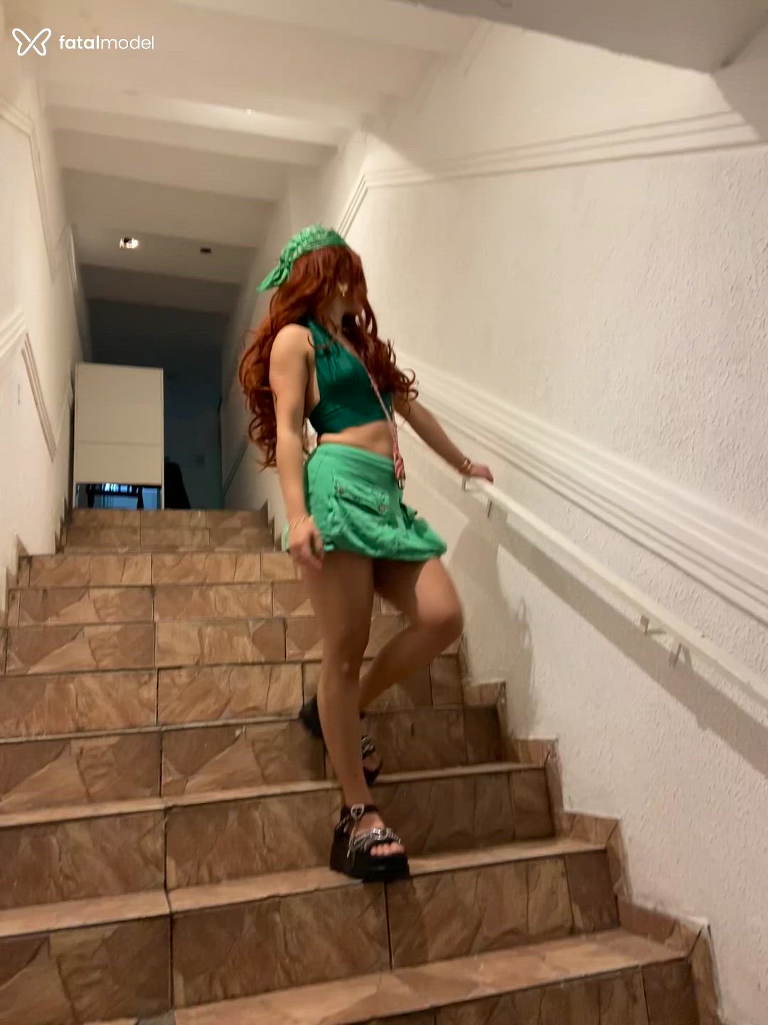 Acompanhante mulher ruiva (o) de olhos castanhos - Zayra