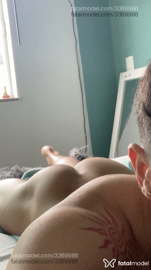 Acompanhante homem com cabelo castanho de olhos pretos - Natanmalhado