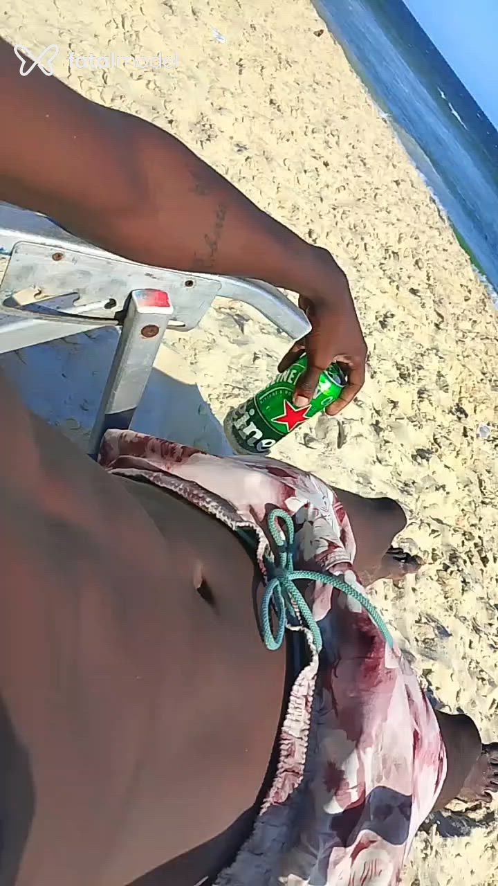 Acompanhante homem com cabelo castanho de olhos castanhos - Henrique Safadi