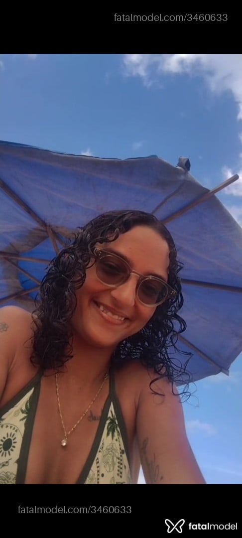 Acompanhante mulher morena (o) de olhos pretos - Luna