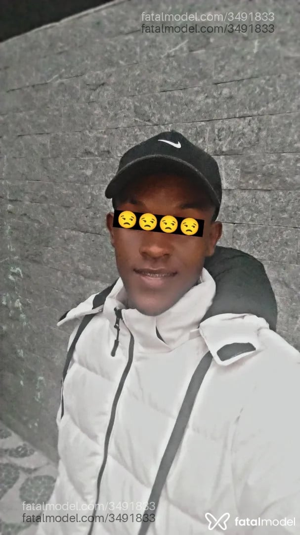 Acompanhante homem com cabelo castanho de olhos castanhos - Henrique Safadi