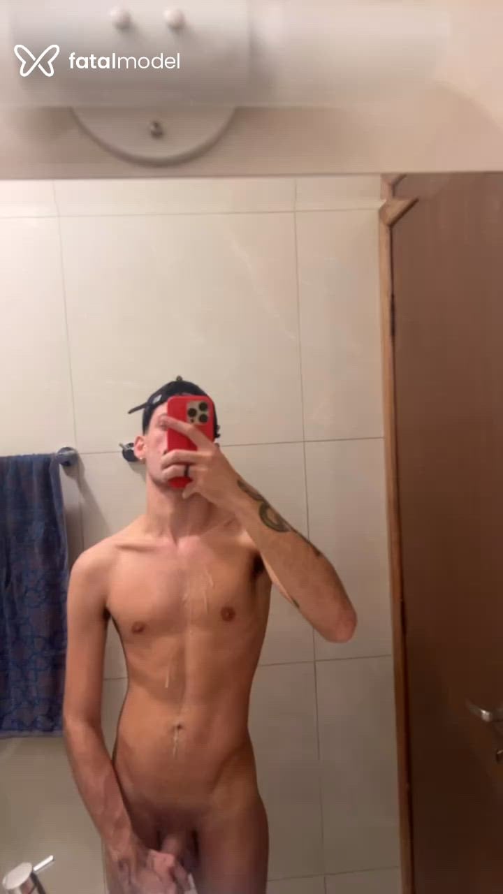 Acompanhante homem com cabelo castanho de olhos castanhos - Gabriel