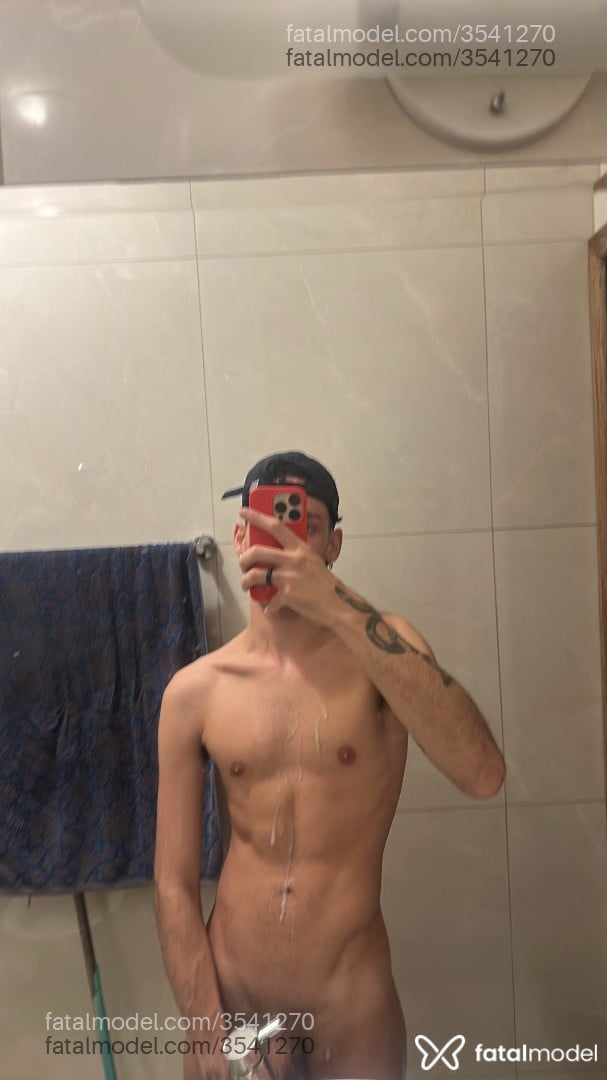 Acompanhante homem com cabelo castanho de olhos castanhos - Gabriel