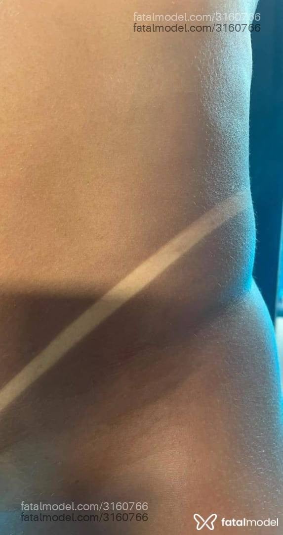 Acompanhante mulher morena (o) de olhos pretos - Cristal