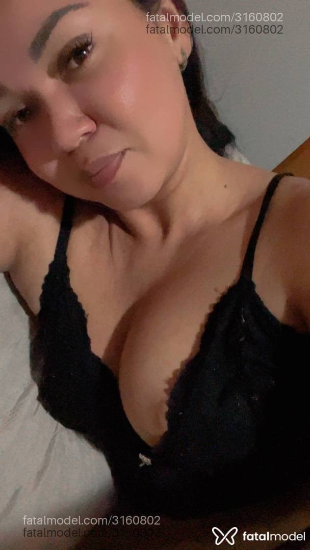 Acompanhante mulher morena (o) de olhos pretos em Belo Horizonte Acompanhante mulher morena (o) de olhos pretos em Belo Horizonte - Júlia Texeira