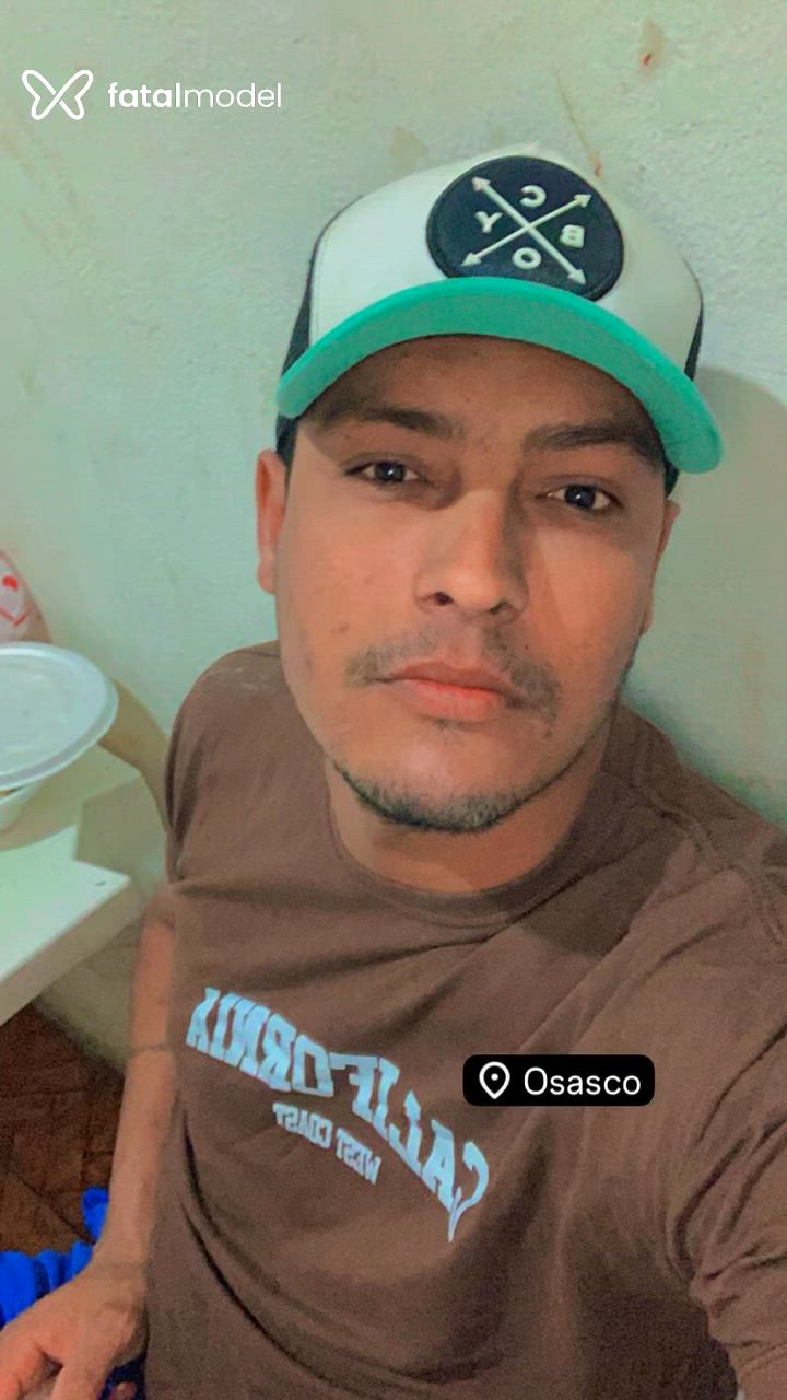 Acompanhante homem com cabelo castanho de olhos pretos - Sergipano Acompanhante homem com cabelo castanho de olhos pretos - Sergipano