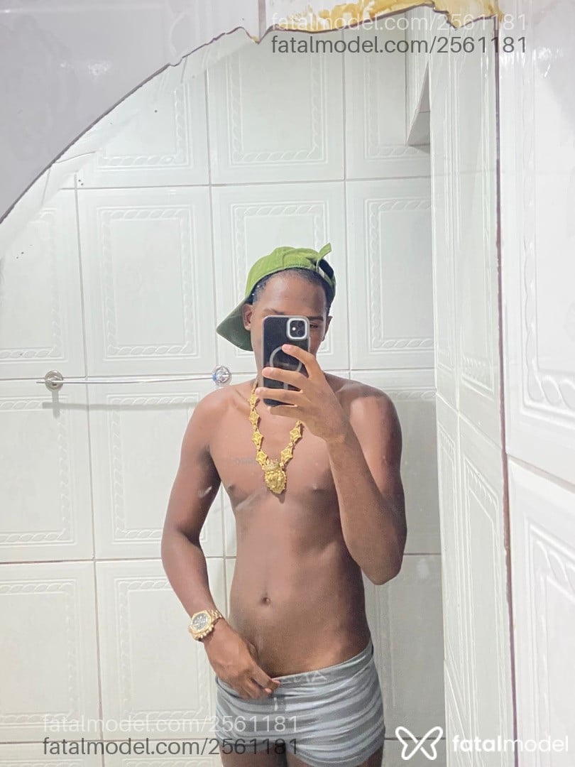 Acompanhante homem morena (o) de olhos pretos - Luiz Henrique