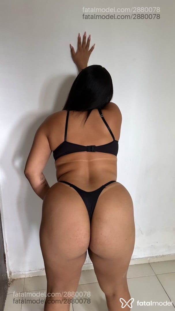 Acompanhante mulher morena (o) de olhos castanhos - Camila