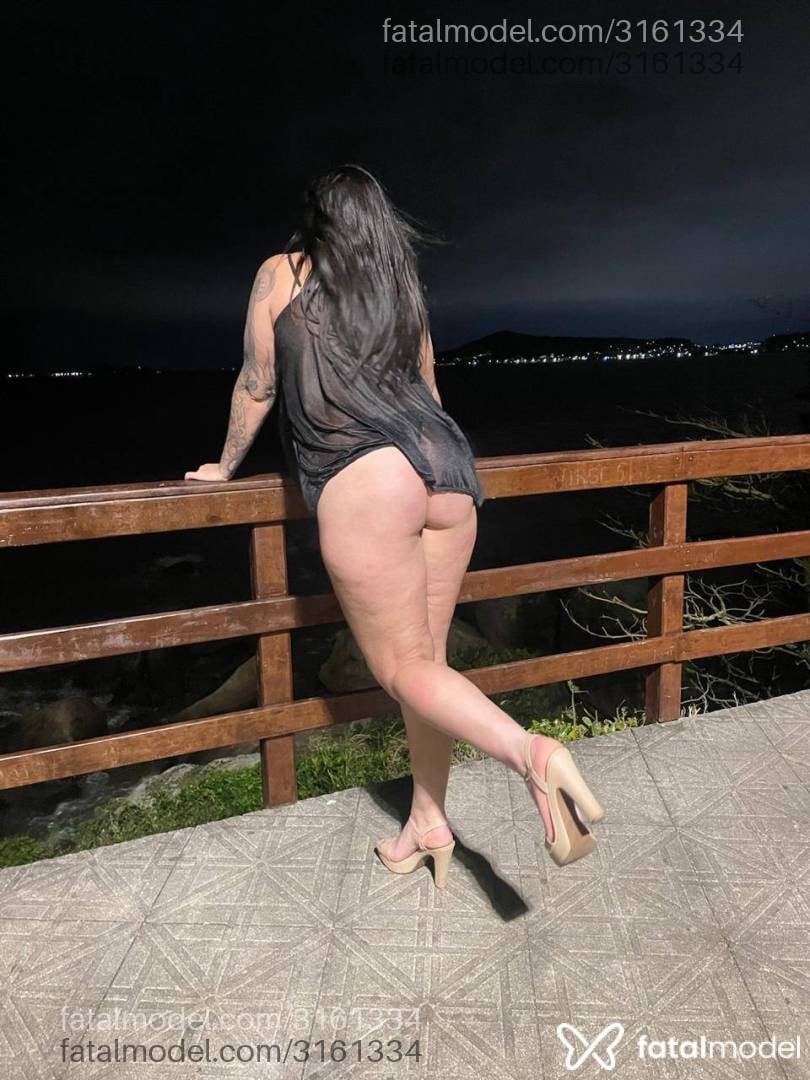 Acompanhante mulher com cabelo castanho de olhos mel - Naty Alves