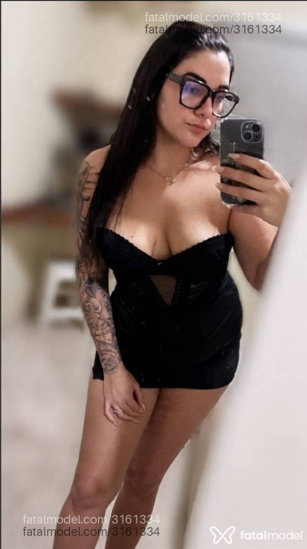 Acompanhante mulher com cabelo castanho de olhos mel - Naty Alves